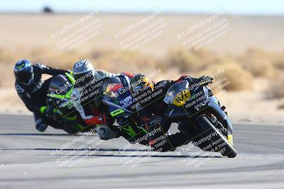 media/Jan-10-2025-CVMA Friday Practice (Fri) [[489e0da257]]/Group 4 and Trackday/Session 4 (Turn 16)/